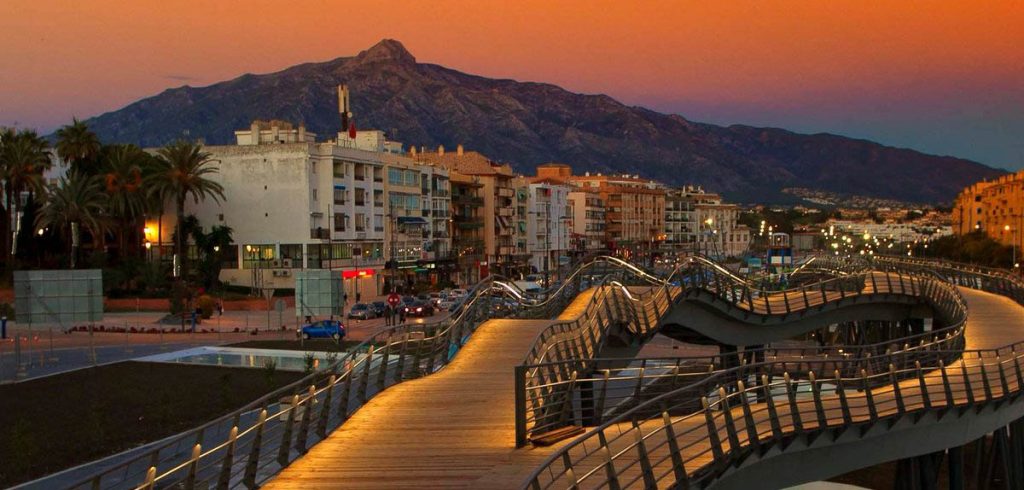 ALQUILER DE GRÚAS EN SAN PEDRO DE ALCÁNTARA